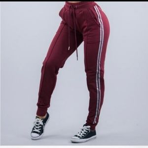 NWOT Buffbunny Bomb Joggers in Port Royal, size M